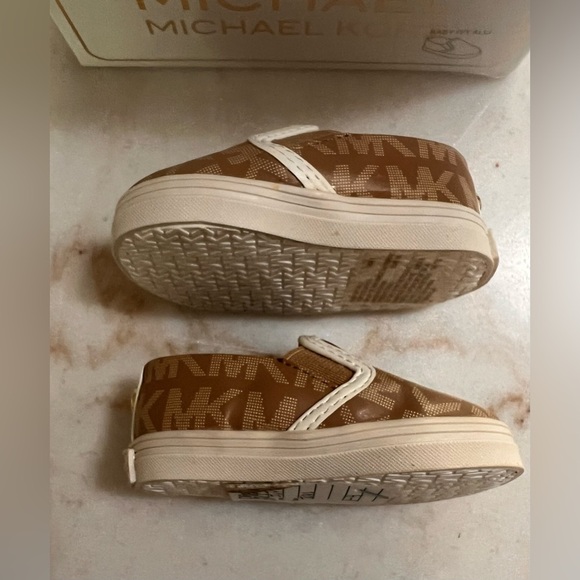 Michael Kors Infant Size One Slip On Monogram Print Beige Sneakers With Box - Picture 2 of 10